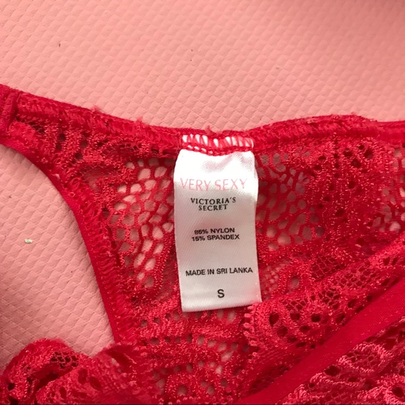 VS Lingerie Set - Picture 3 of 4